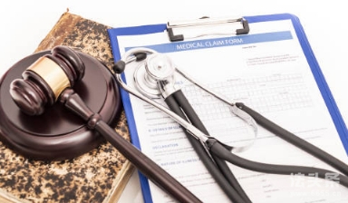 女孩喉嚨不適輸液后過敏身亡,診所需要承擔(dān)什么責(zé)任？