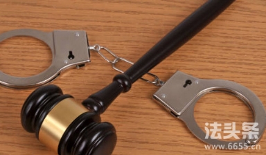 上海一老人超市內(nèi)將肉塞褲襠里盜走,小偷小摸會怎么處罰？