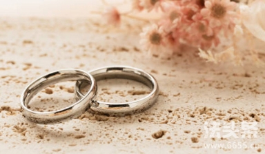 老婆给男主播刷礼物离婚可以要求退钱吗？